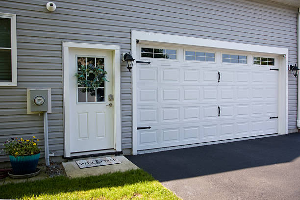 24/7 Emergency Garage Door Panel Replacement experts in Thayer County County, NE